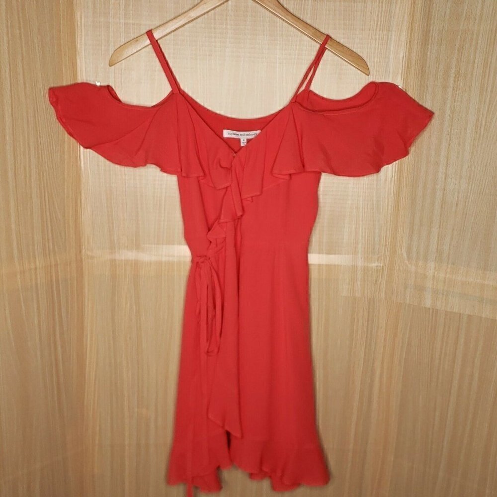 Cupcakes And Cashmere Womens Sleeveless Wrap Dress